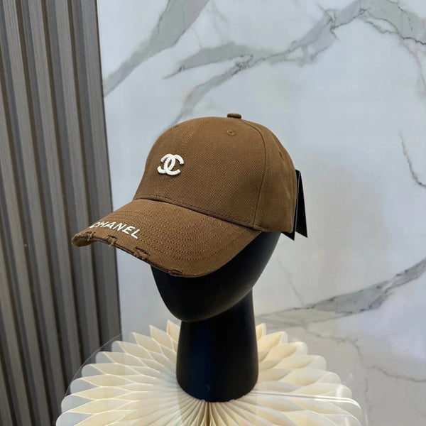 Casquette de baseball en coton Chanel à logo brodé 237396
