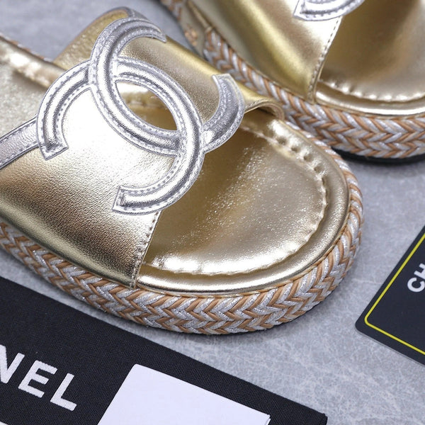 CC 2026 Slippers Gold Sheepskin 758399