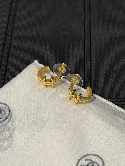 Boucles d'oreilles créoles Chanel 2026 matelassées or double C petites