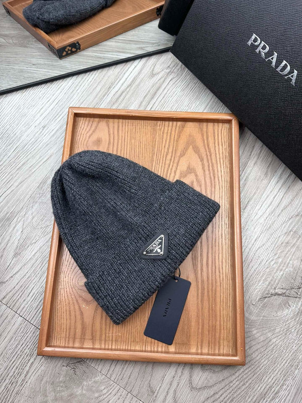 BONNET EN LAINE GRIS ANTHRACITE 332391