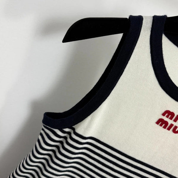 MIUMIU SLEEVELESS KNIT TOP STYLE 361