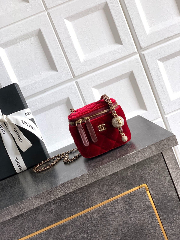 CC 2026 Vanity Case 11cm Velvet