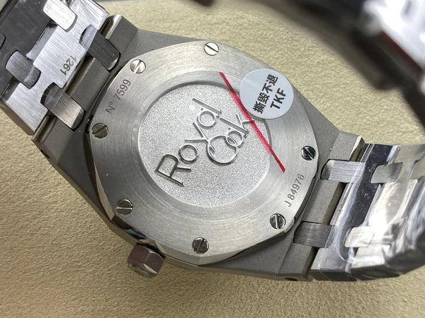 Montre Audemars Piguet Royal Oak en acier blanc 33mm