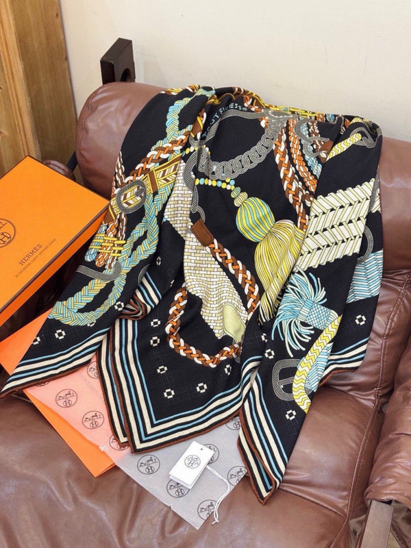HM 26s Printed Square Scarf 135 In Cashmere And Silk 307244