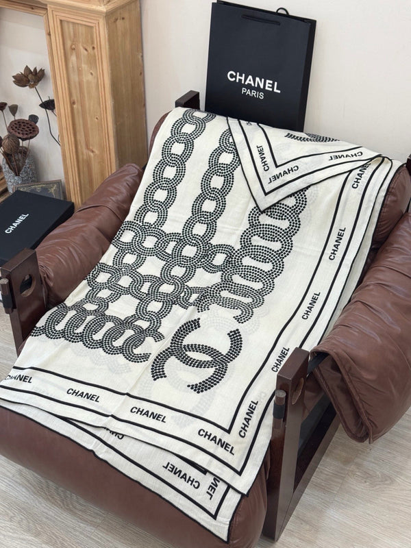 CC 26s Scarf 140 In Cashmere Silk 309307