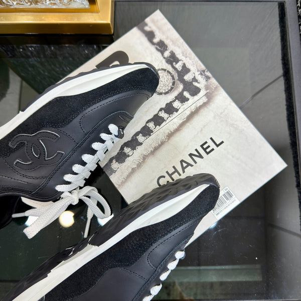 Chanel 2025 Sneaker Black Cowhite & Suede 507457