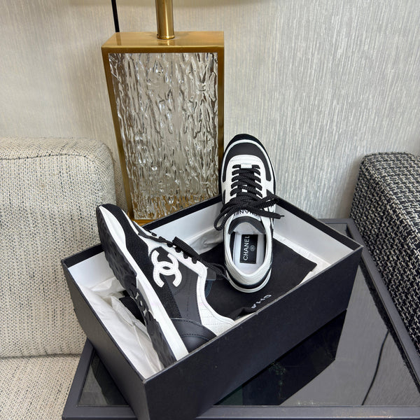 Chanel 2025 Sneaker Black mix White Cowhite & Suede 507458