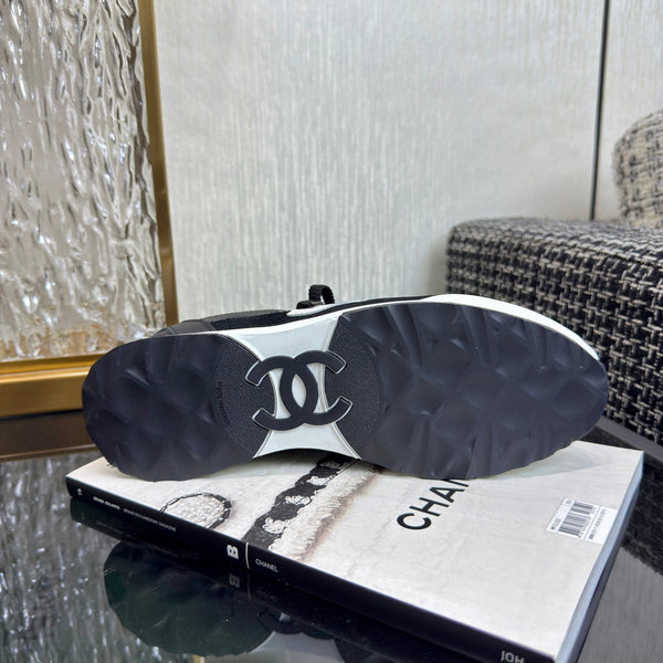 Chanel 2025 Sneaker Black mix White Cowhite & Suede 507458
