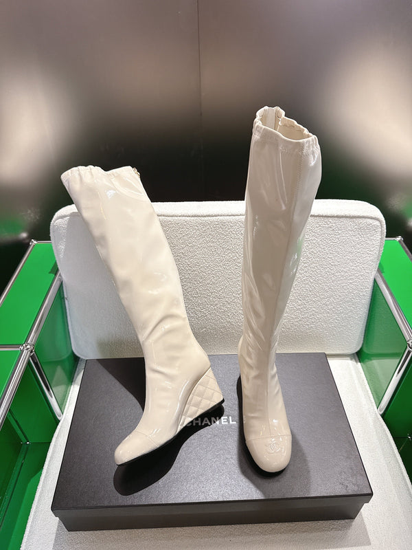 Chanel High-Top Boots Platform Heel 7cm Cream Glossy Leather 507533