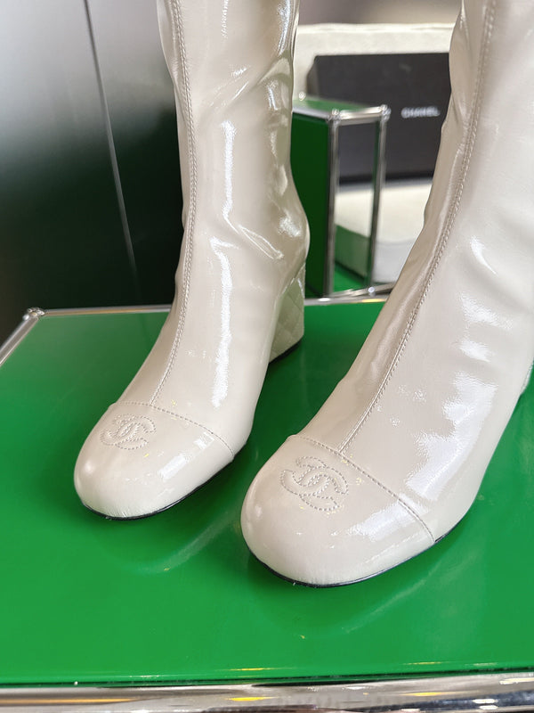 Chanel High-Top Boots Platform Heel 7cm Cream Glossy Leather 507533