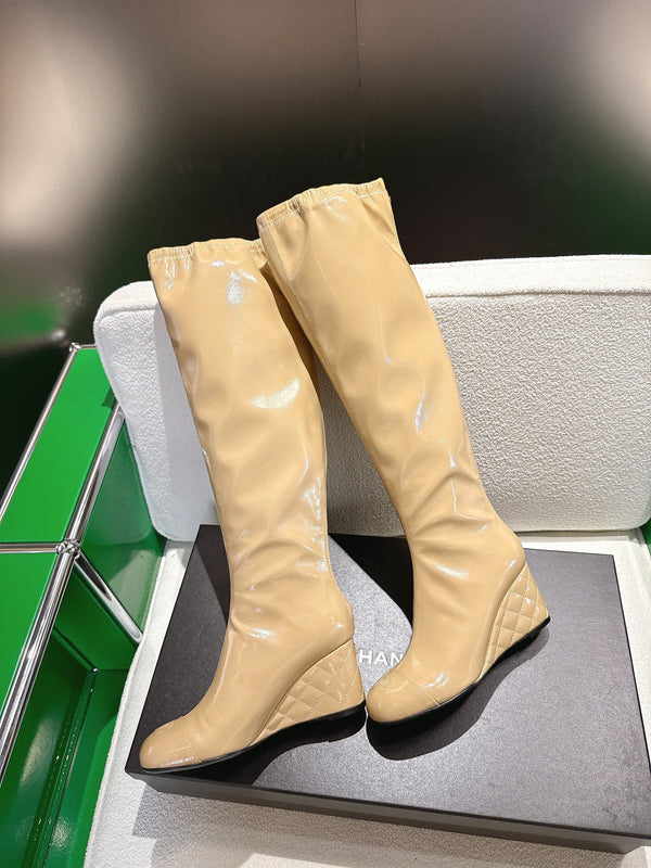 Chanel High-Top Boots Platform Heel 7cm Beige Glossy Leather 507535