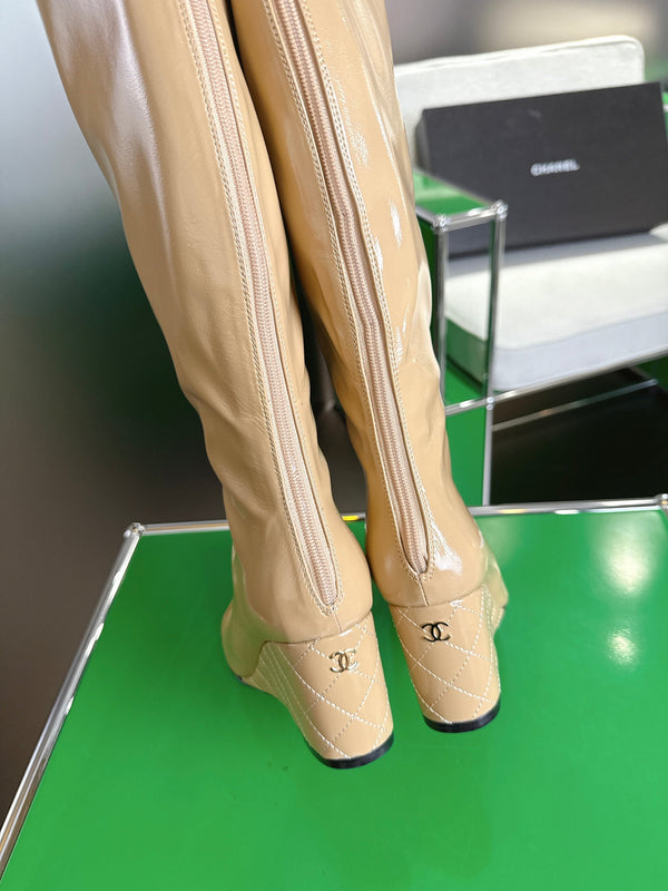 Chanel High-Top Boots Platform Heel 7cm Beige Glossy Leather 507535