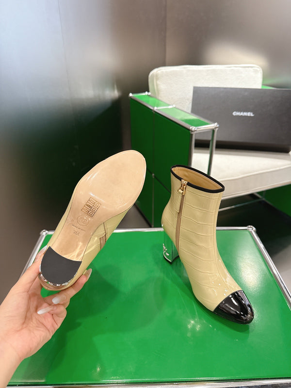 Chanel 2025𝐒𝐒 High Heeled Ankle Boots Light Beige & Black Glossy Leather 507545