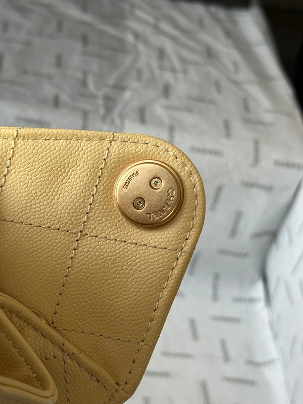 Sac Hobo CC 26c 22cm en Cuir Caviar Jaune Citron
