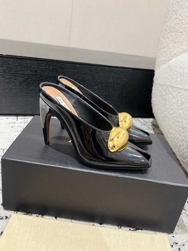 Alaia 25 Azzedine Mules con tacco alto e dettagli dorati Pelle di vitello nera lucida 293188