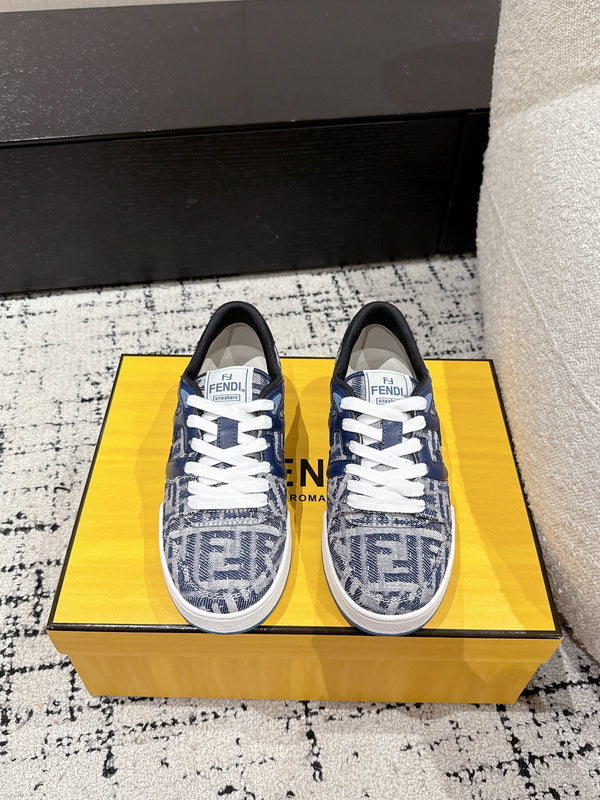 Baskets Fendi Match en jean bleu 679610