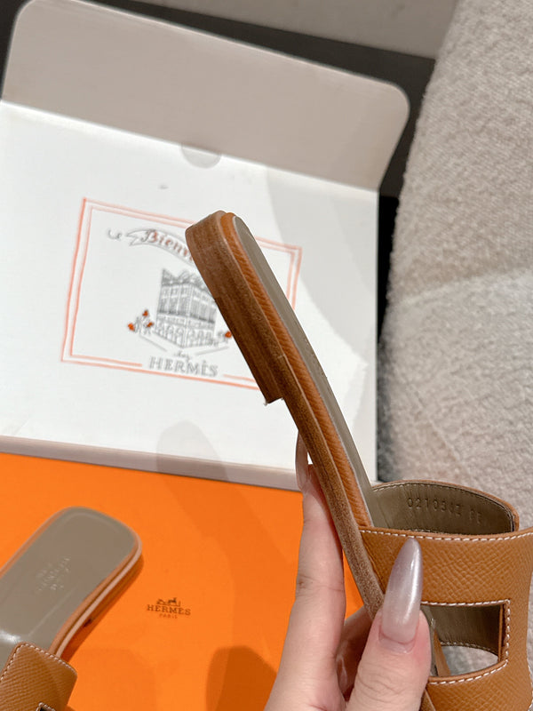 HM 25 Oran Sandal Gold Epsom Etoupe Calfskin