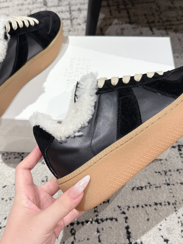 MM Platform Chaussures d'entraînement allemandes 50mm Daim noir Fourrure de mouton 558418