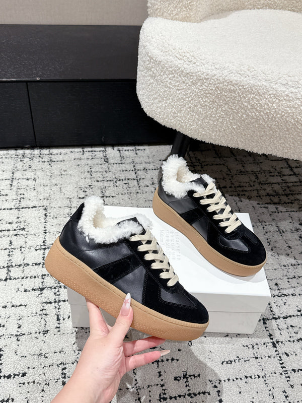 MM Platform Chaussures d'entraînement allemandes 50mm Daim noir Fourrure de mouton 558418
