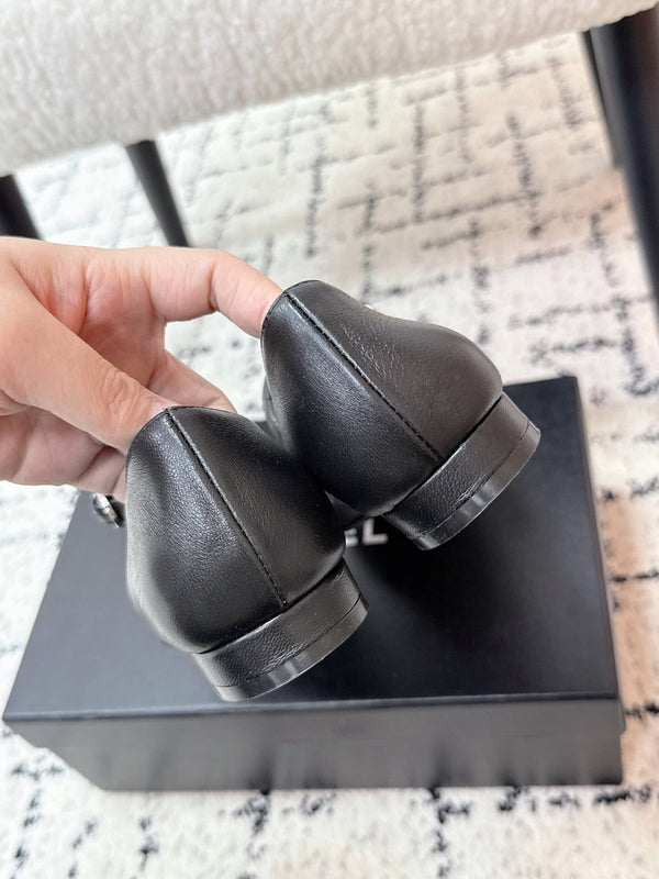 CC 25B Escarpins MaryJane Mouton Noir