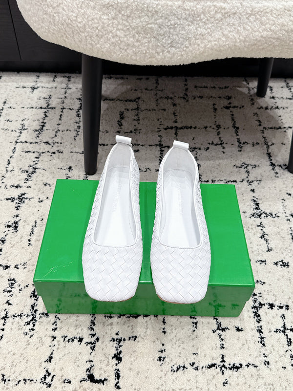 BV Charlotte Ballet Flat White Woven Leather 769994