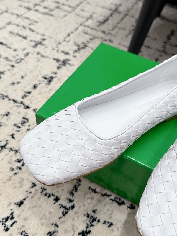 BV Charlotte Ballet Flat White Woven Leather 769994