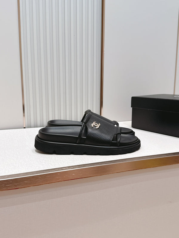 CC Flat Slip-on Sandals Black Grain Leather 798338