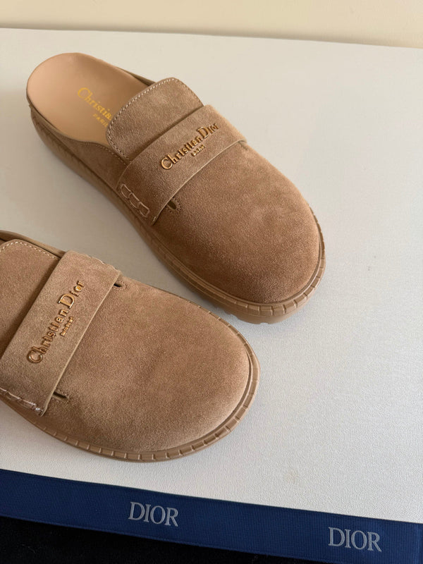 Mules CD Boy en suède pleine fleur marron