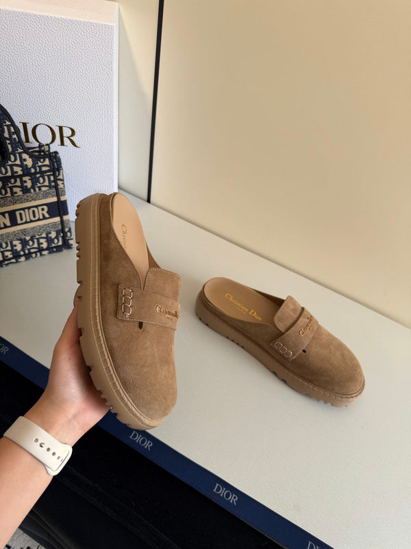 Mules CD Boy en suède pleine fleur marron
