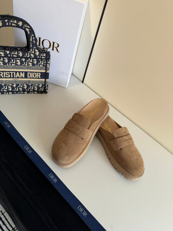Mules CD Boy en suède pleine fleur marron
