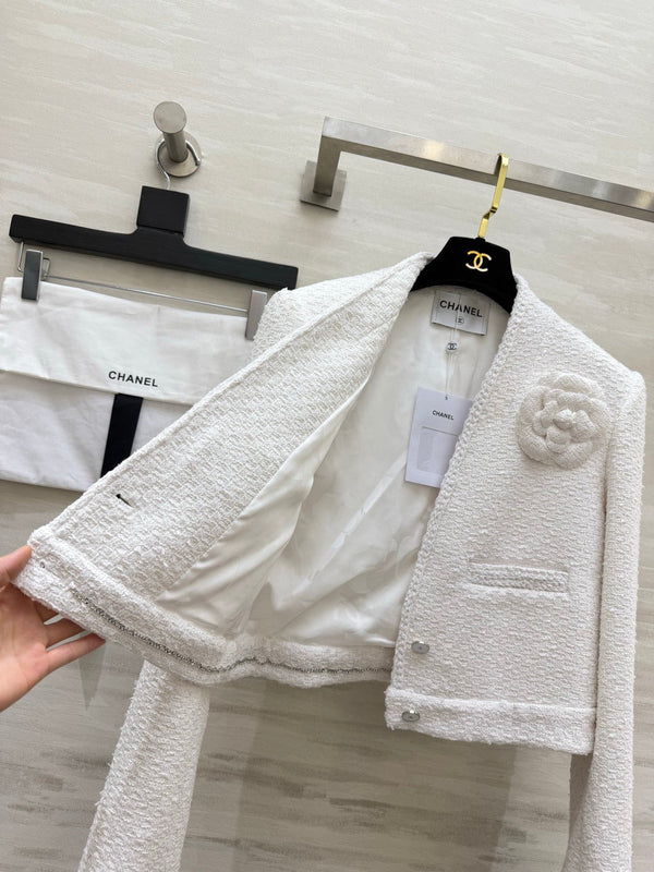CC 26s Tweed Camellia Brooch Cropped Jacket White 438867