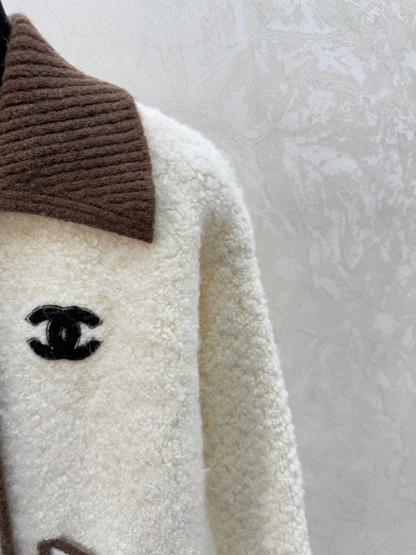 Chanel 2025 Veste Laine Marron et Blanche 716297