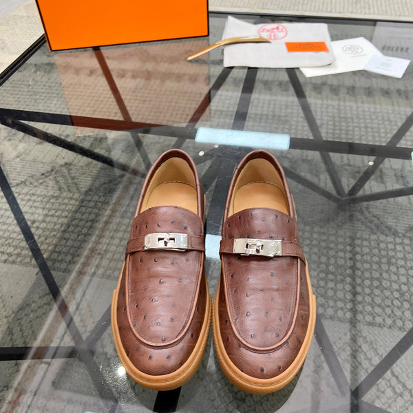 Mocassini con morsetto da uomo HM in pelle di vitello marrone 621423