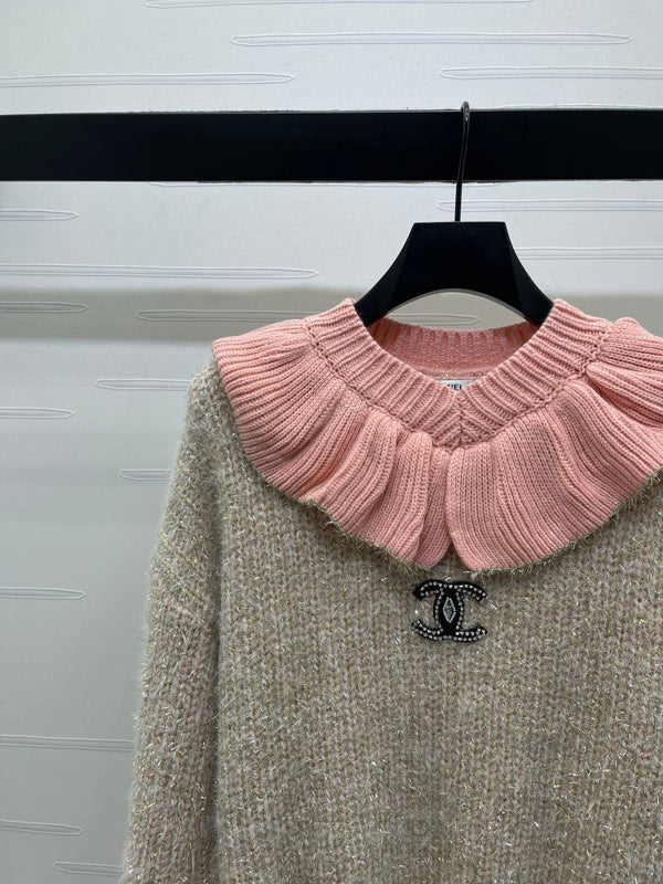 Chanel 2025 Pull scintillant à col volanté Beige Rose Polyester Laine 319565