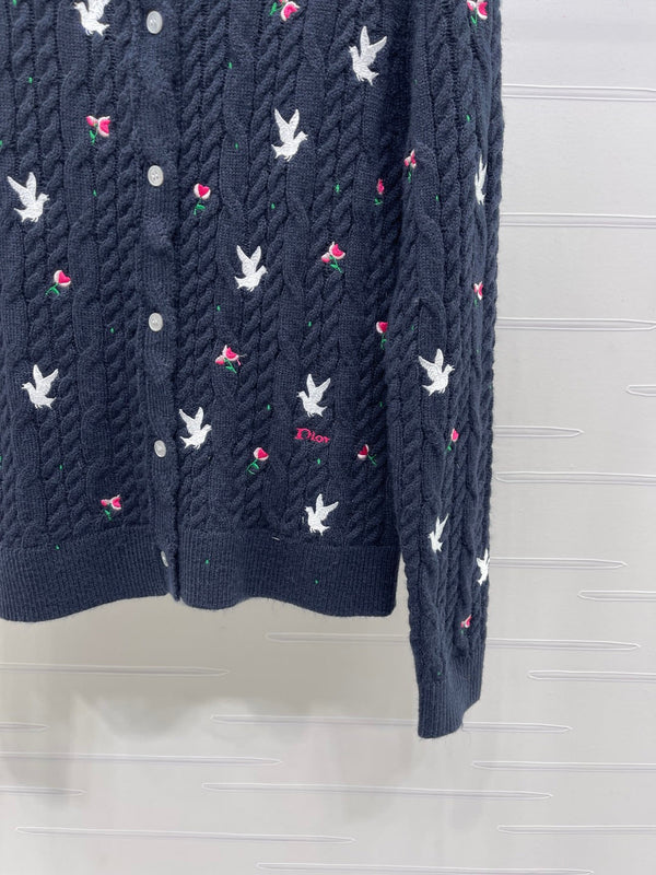 CD SS26 Cardigan en maille brodée à col rond Cachemire bleu marine 351073
