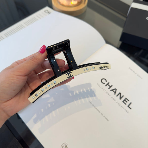 CC 26s Black White Claw Hair Clip 275563