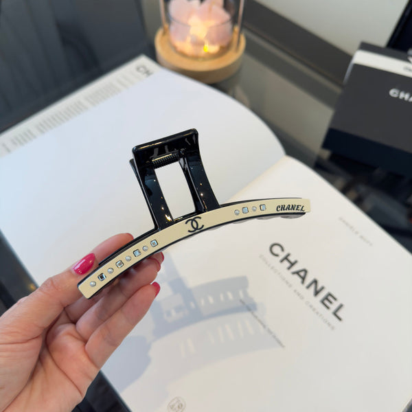 CC 26s Black White Claw Hair Clip 275563