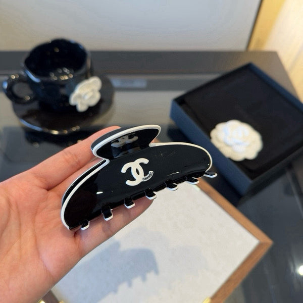 CC 26s Black Claw Hair Clip 275576