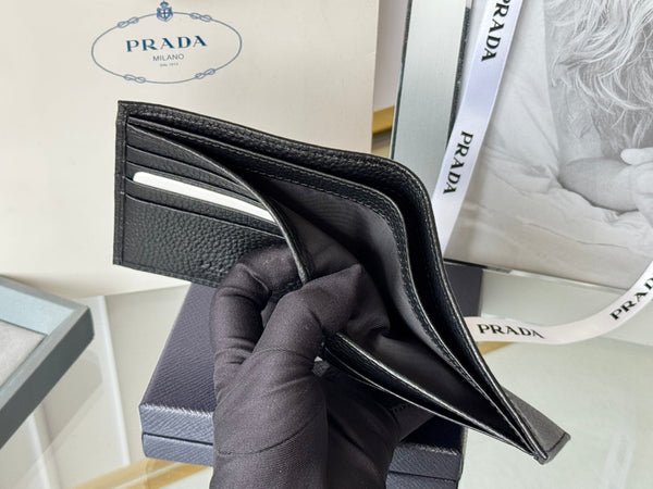 Pra 2M0513 Logo-Stamp Wallet 11cm Black lychee-grained cowhide