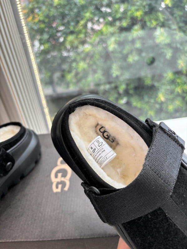 UGG PeakMod Mule Black Suede 525928