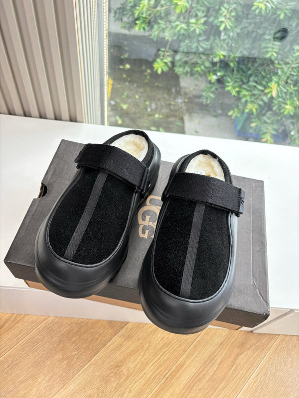 UGG PeakMod Mule Black Suede 525928