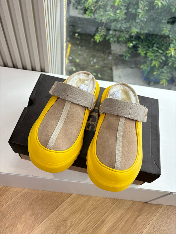 UGG PeakMod Mule Warm Beige Yellow Suede 525929