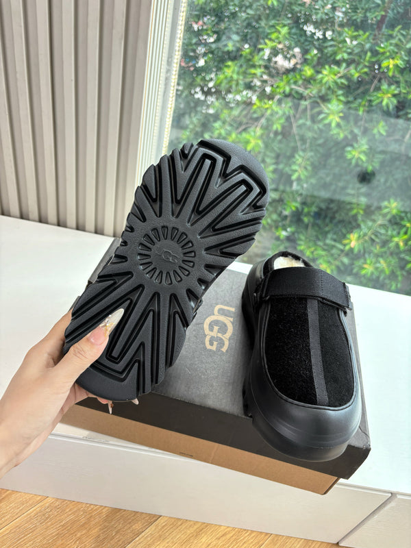 UGG PeakMod Mule Black Suede 525928