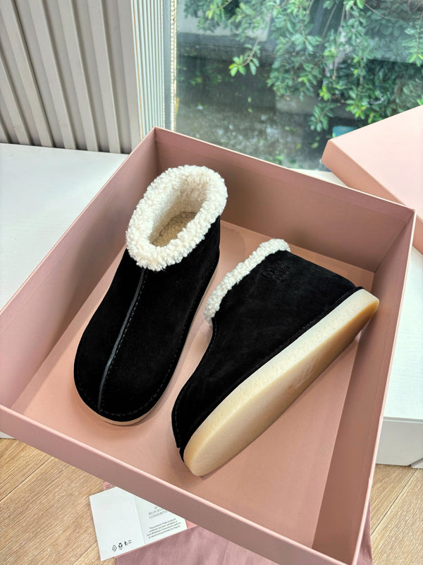 Miu FW25 Snow Boots Black White Wool Suede 506651