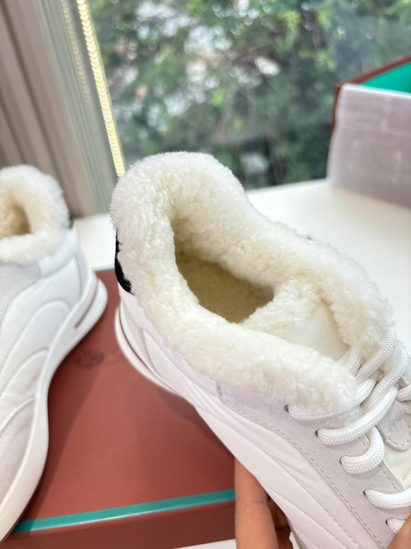 LP Weekend Walk Sneaker White Grey Fur Suede 549515