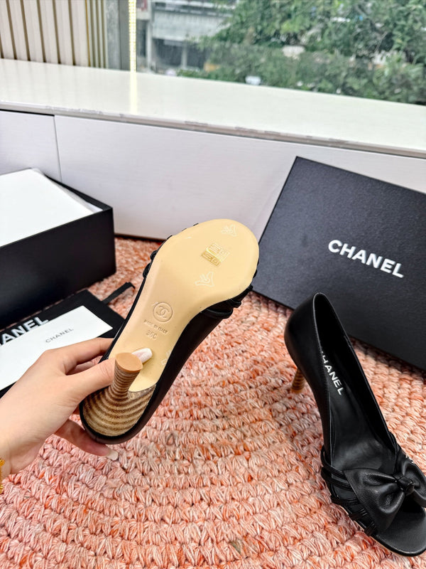 CC 26s Bow High Heels Black Sheepskin 703675