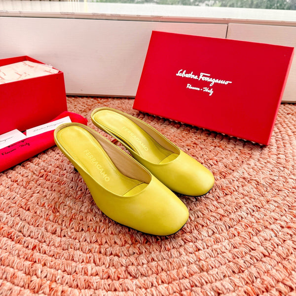 Ferragamo Salvatore Mule Yellow Sheepskin 760451