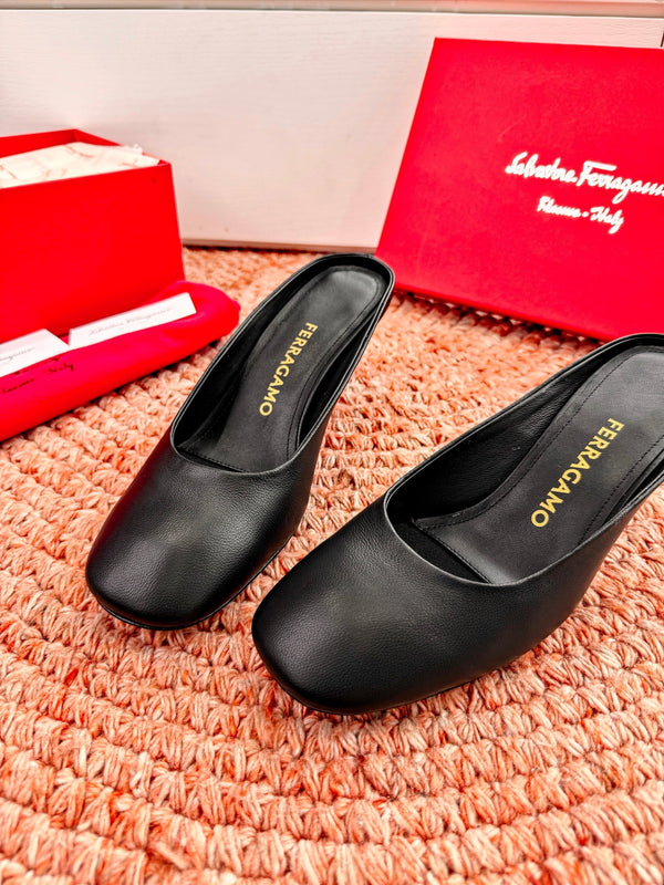Ferragamo Salvatore Mule Black Sheepskin 760452