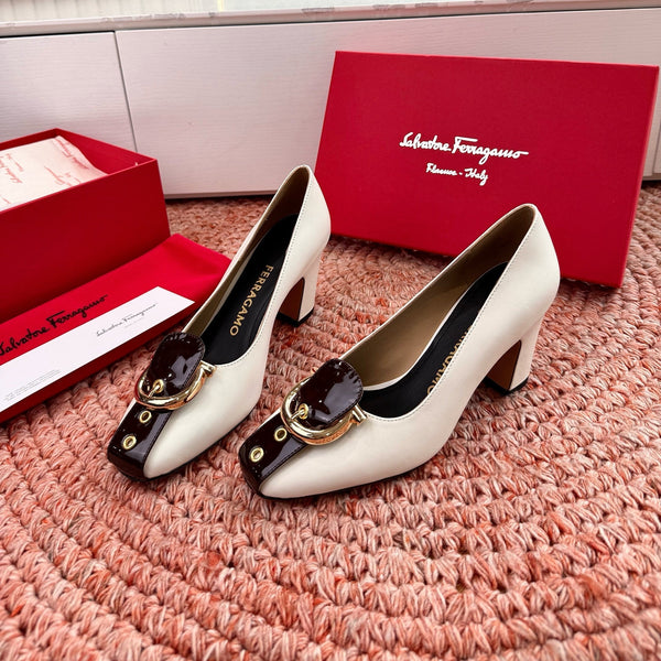 Ferragamo Gancini Pumps Black White Lambskin 760465
