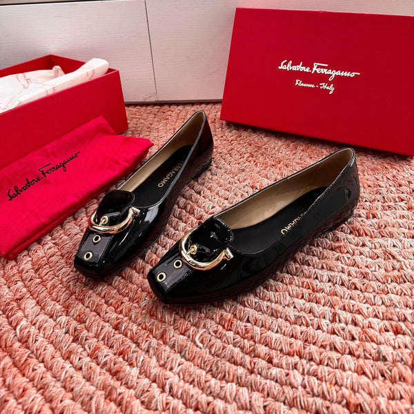 Ferragamo Gancini Ballet Flat Black Patent Leather 760470